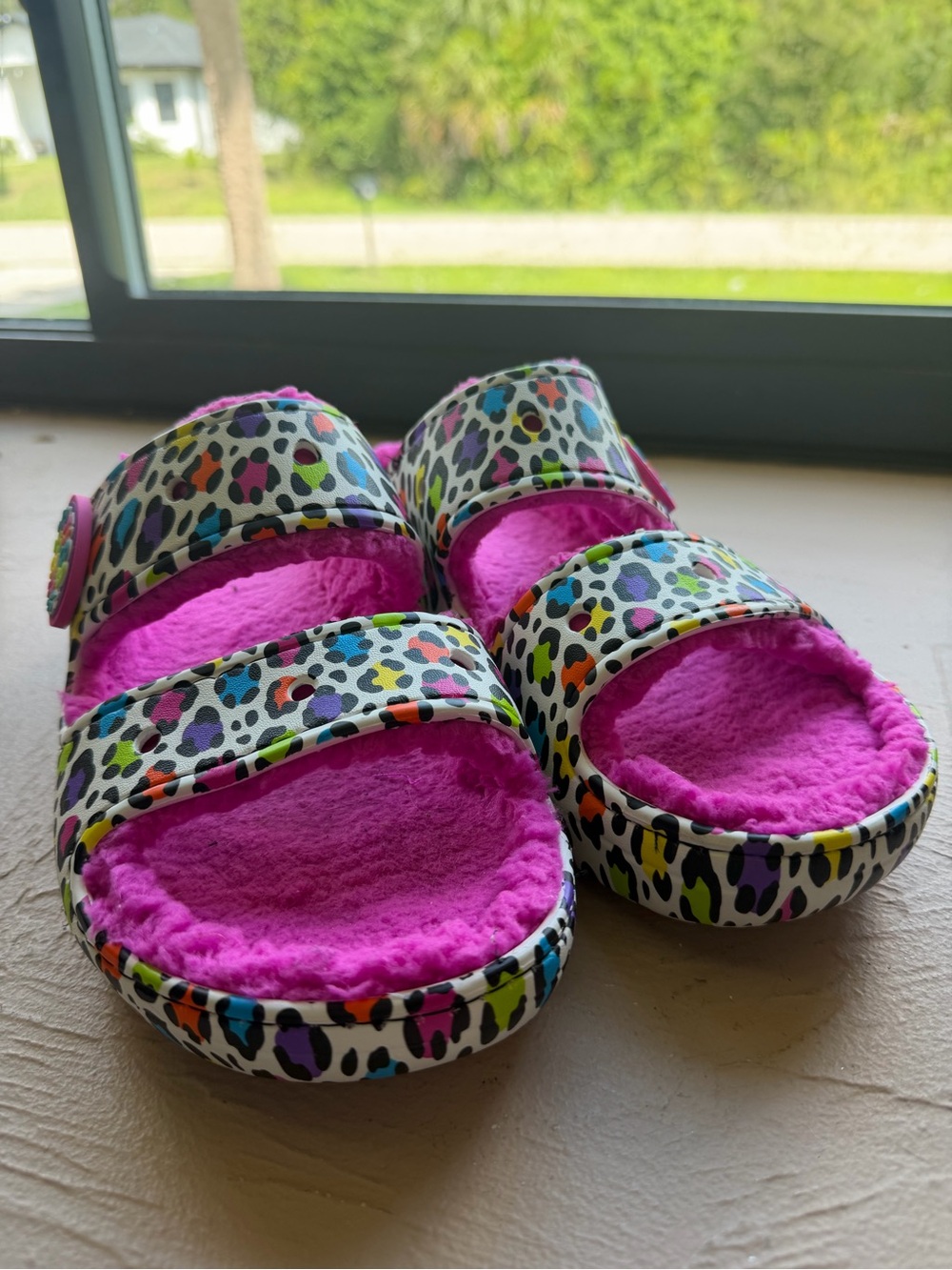 Crocs Lisa Frank Cozzy Slide Sandal in multi colors Size 11 NEW ( Deadstock)